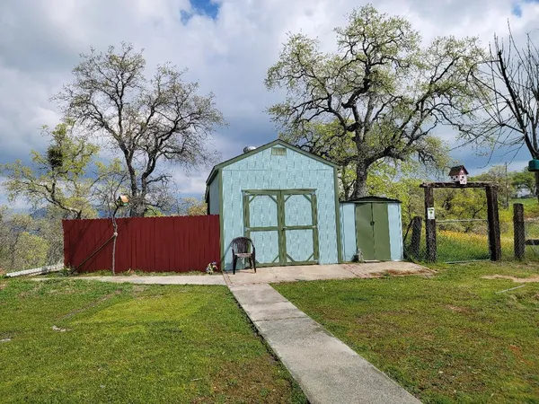 $395,000 | 33323 Buttercup Lane, Squaw Valley, CA 93675