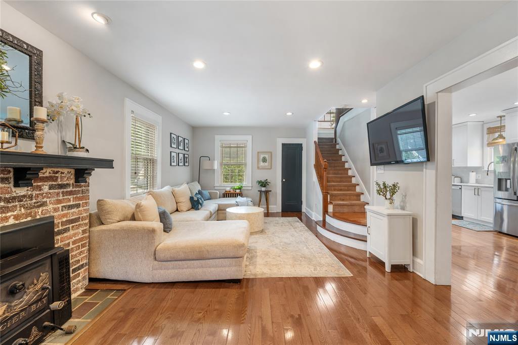 15 Valley Road Nutley, NJ 07110 - Photo 10 of 44