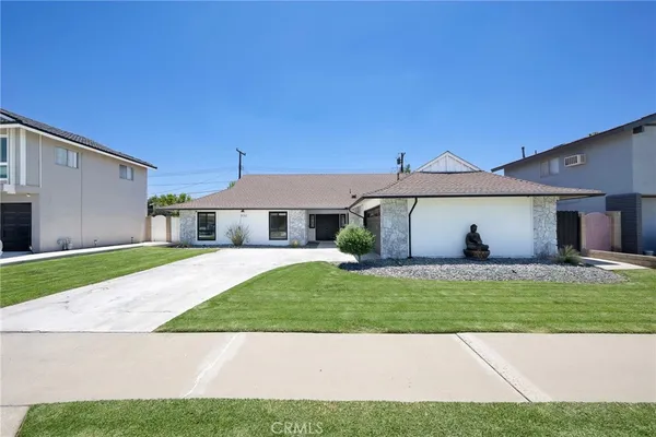 $4,895 | 3132 East Locust Avenue, Orange, CA 92867
