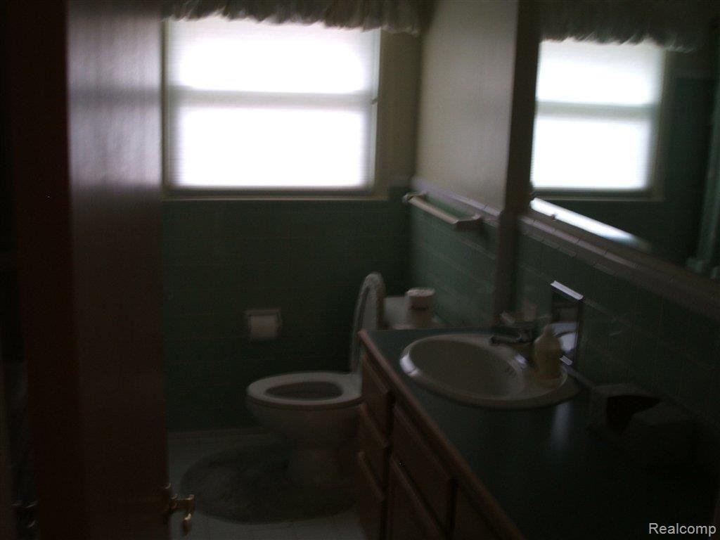 2328 Derby Road Birmingham, MI 48009 - Photo 7 of 12 DSCF0840.JPG