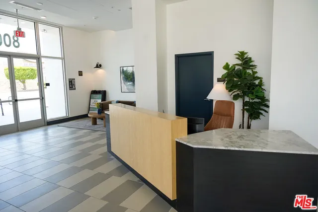 $2,475 | 800 Western Avenue, Unit 519, Los Angeles, CA 90005