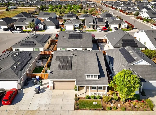 $422,500 | 9612 Cobble Creek Dr. Drive, Shafter, CA 93263