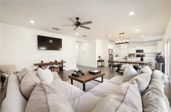 $422,500 | 9612 Cobble Creek Dr. Drive, Shafter, CA 93263