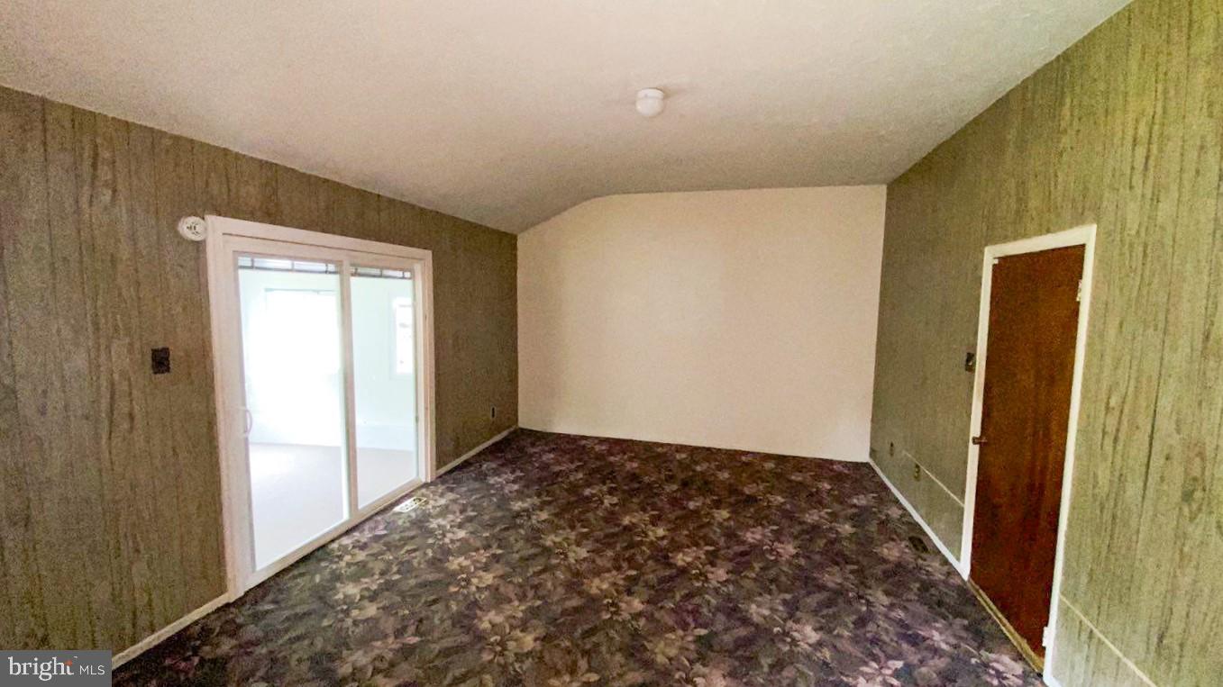 506 Jamestown Road Beverly, NJ 08010 - Photo 3 of 14 Gallery Image 3