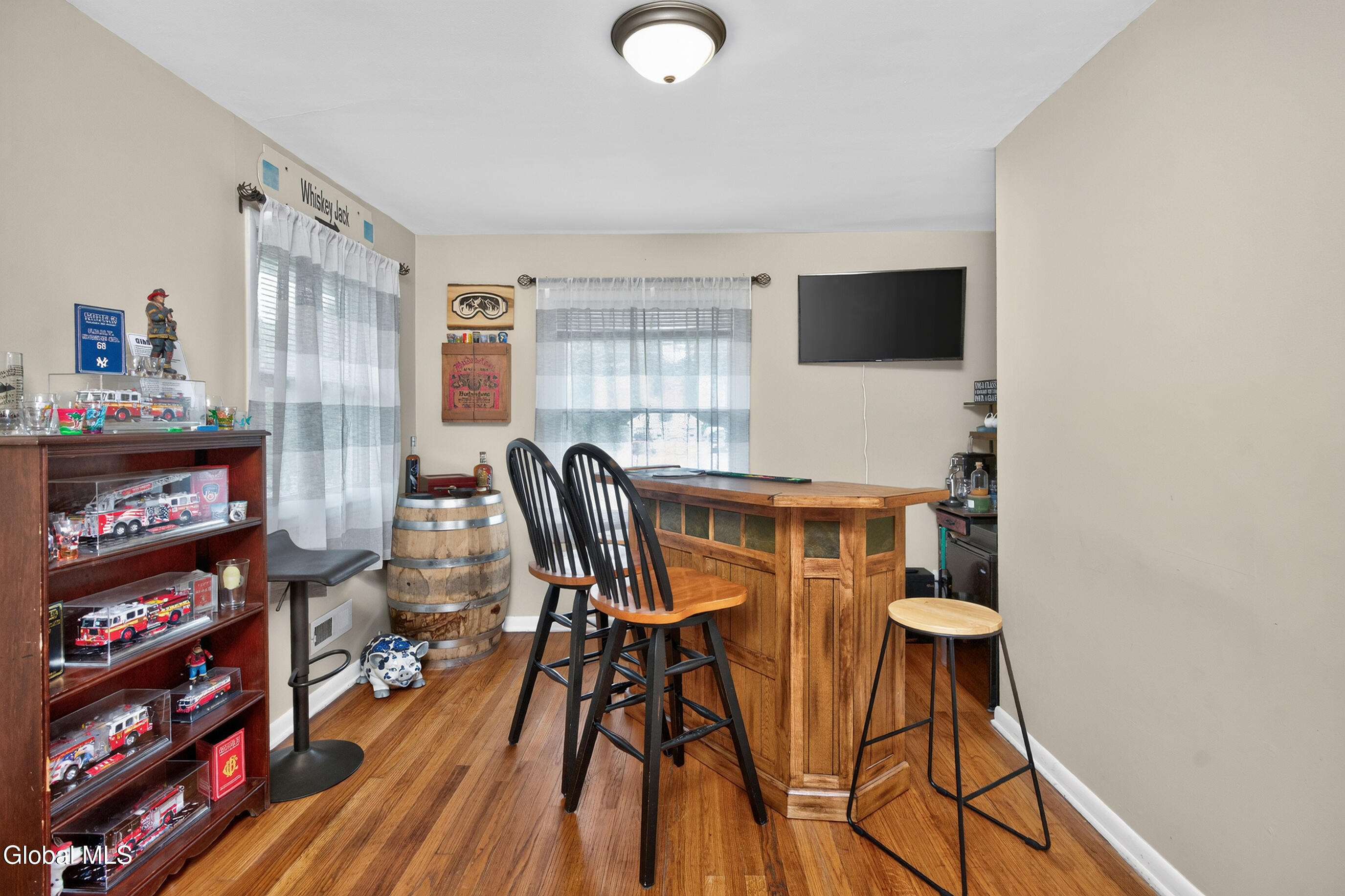 27 Asprion Road Bethlehem, NY 12077 - Photo 11 of 30 034-27-Asprion-Road-Glenmont-NY-12077