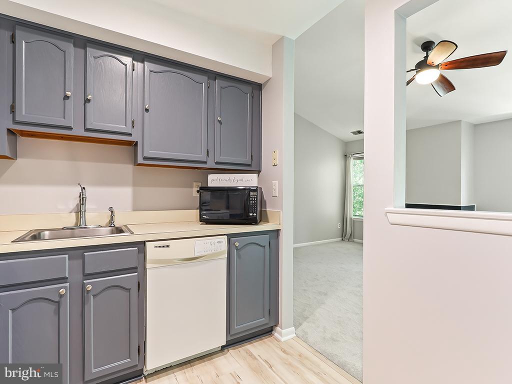 303 Trinity Court, Unit 11 Princeton, NJ 08540 - Photo 14 of 37