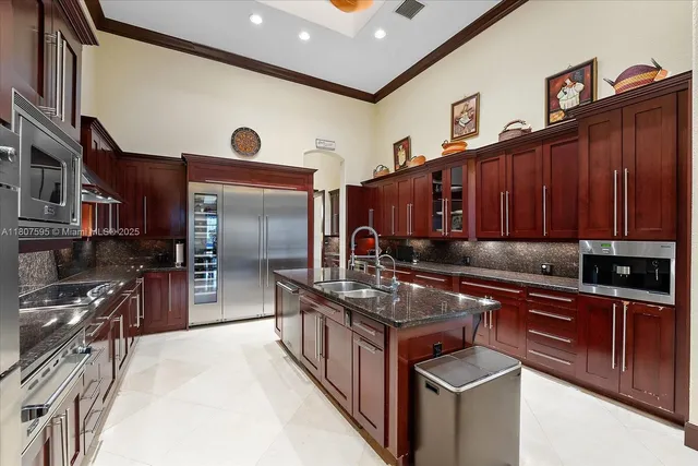 $7,500,000 | 18451 Southwest 158th Street, Miami, FL 33187