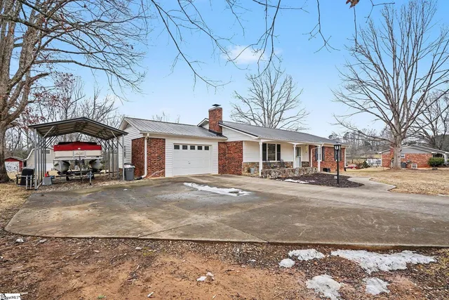 $330,000 | 104 Owens Drive, Inman, SC 29349