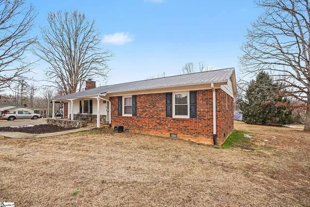 $330,000 | 104 Owens Drive, Inman, SC 29349