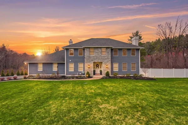 $1,499,995 | 52 East Street, Middleton, MA 01949