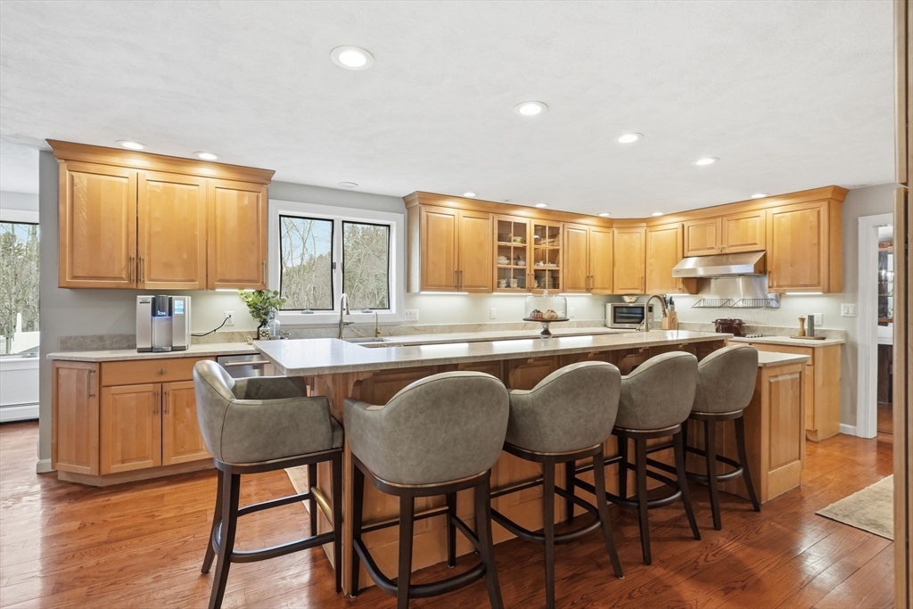 52 East Street Middleton, MA 01949 - Photo 5 of 40