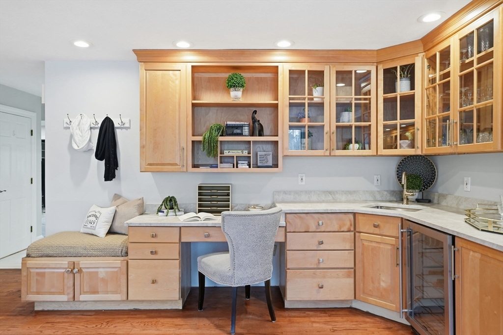 52 East Street Middleton, MA 01949 - Photo 7 of 40