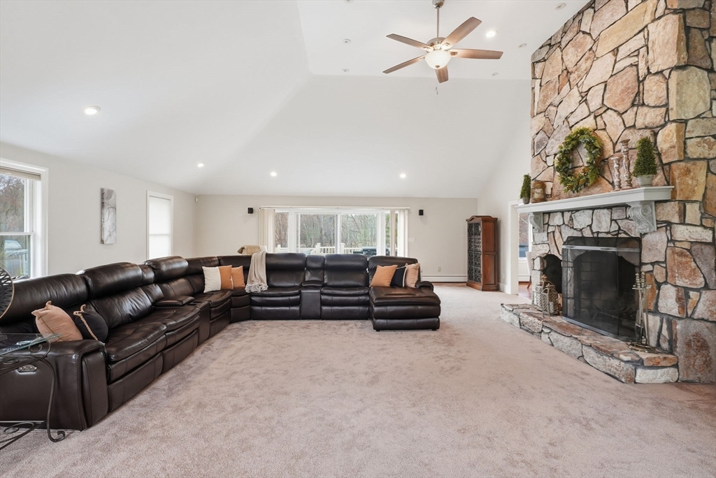 52 East Street Middleton, MA 01949 - Photo 9 of 40