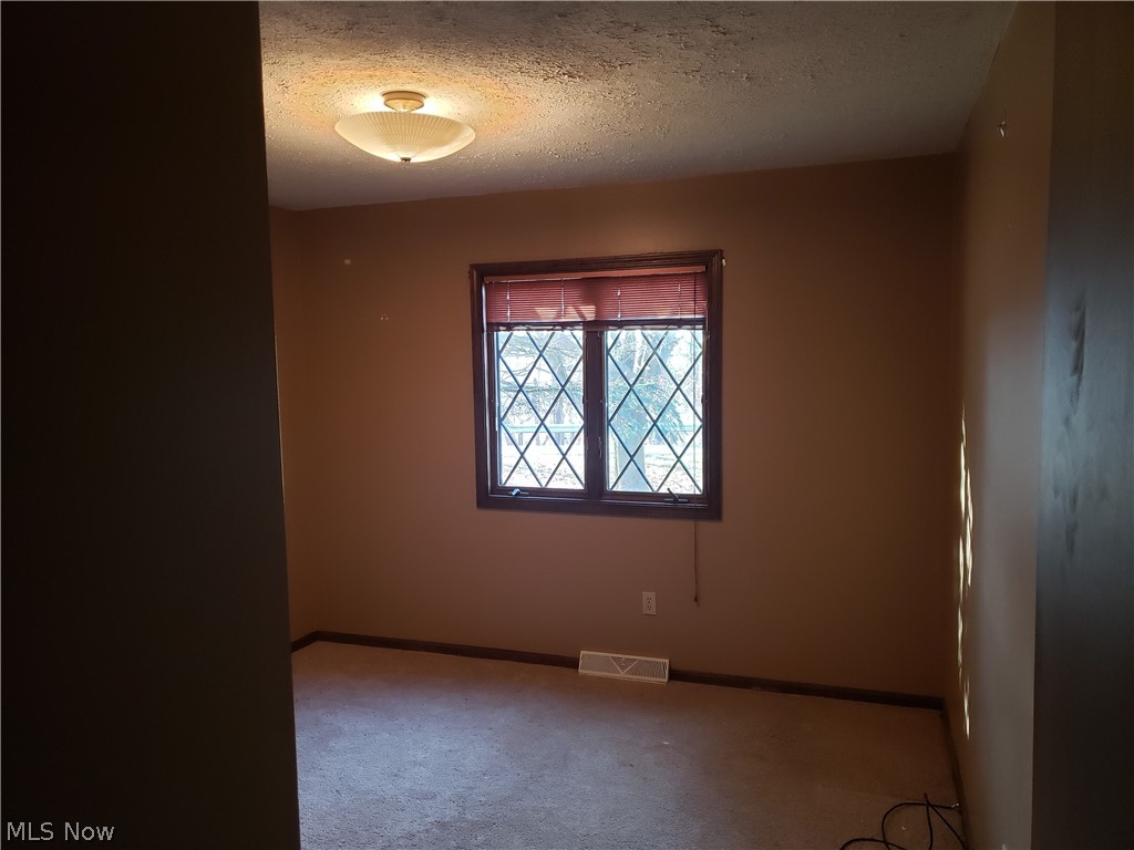 1428 Gulf Road Elyria, OH 44035 - Photo 13 of 28 Gallery Image 13