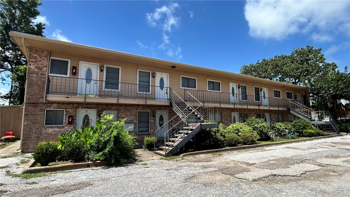 Welcome to Crescent Village Apartments