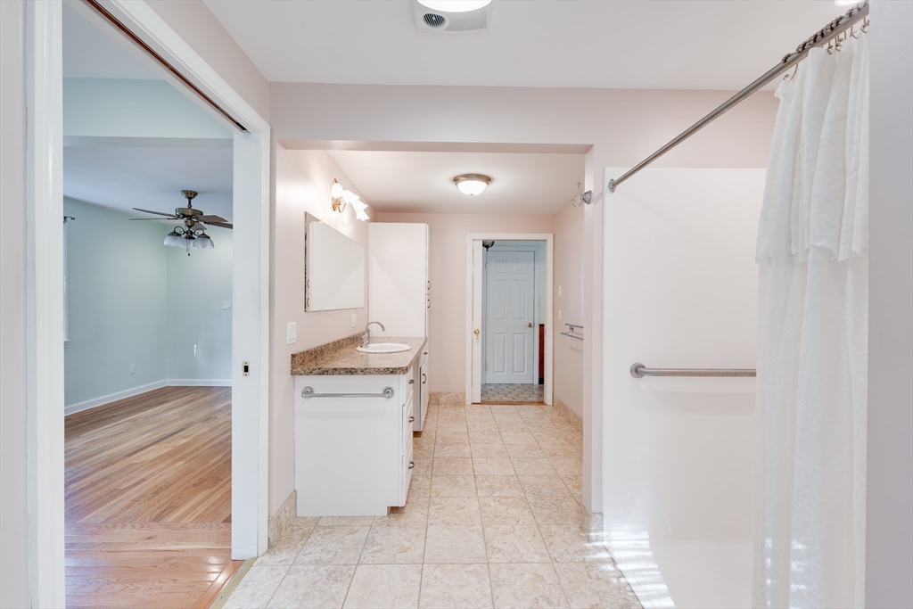 57 Bither Street Springfield, MA 01118 - Photo 5 of 37