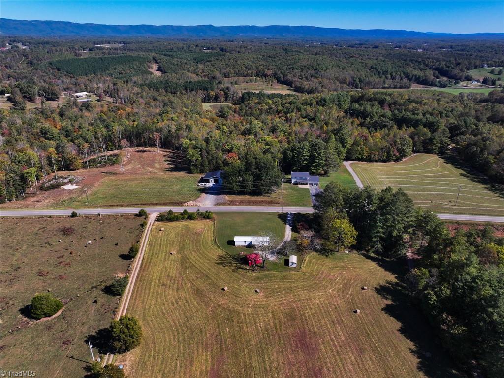 2140 Pipers Gap Road Mount Airy, NC 27030 - Photo 5 of 25 Gallery Image 5