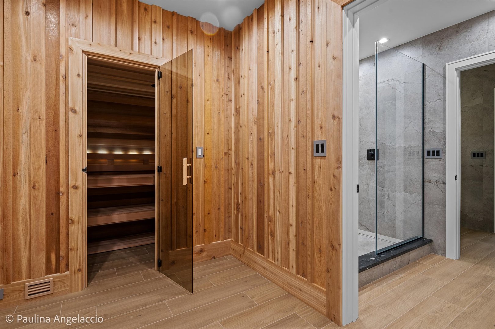 699 Plum Tree Road Barrington Hills, IL 60010 - Photo 64 of 84 a view of a hallway with wooden floor and closet