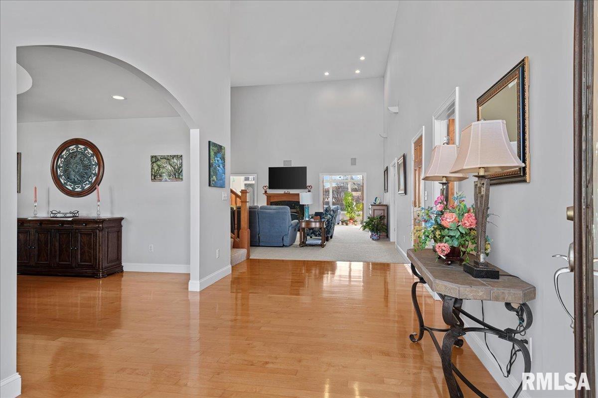 1605 Scarlett Place Springfield, IL 62704 - Photo 3 of 69