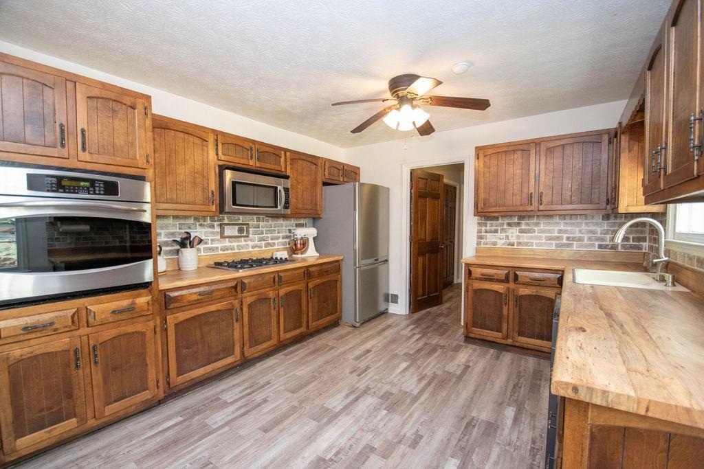 210 Julie Road Tyrone, GA 30290 - Photo 9 of 43