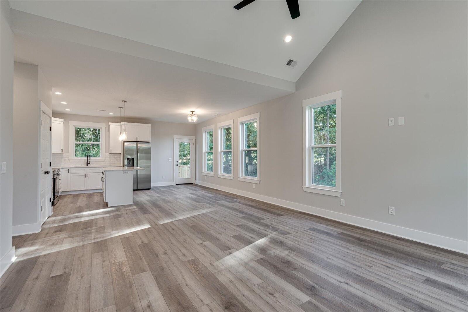 188 56th Street Northwest Cleveland, TN 37312 - Photo 3 of 32 Gallery Image 3
