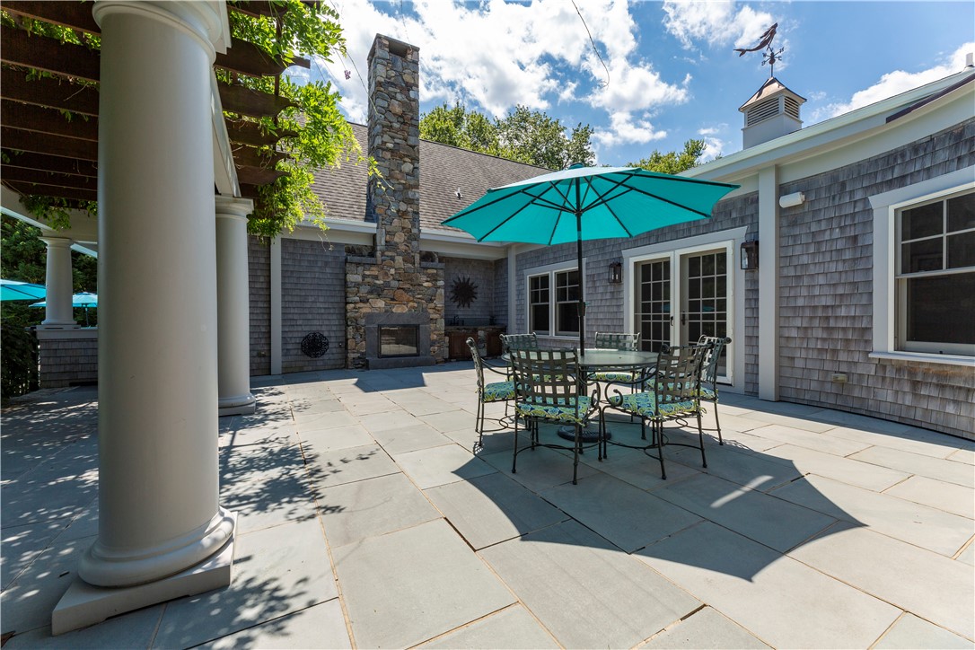 400 East Shore Road Jamestown, RI 02835 - Photo 12 of 49