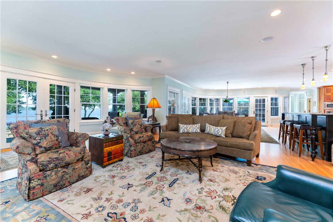 400 East Shore Road Jamestown, RI 02835 - Photo 24 of 49