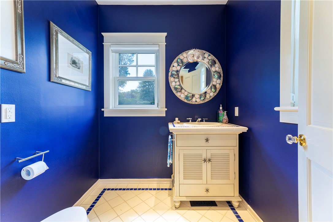 400 East Shore Road Jamestown, RI 02835 - Photo 32 of 49