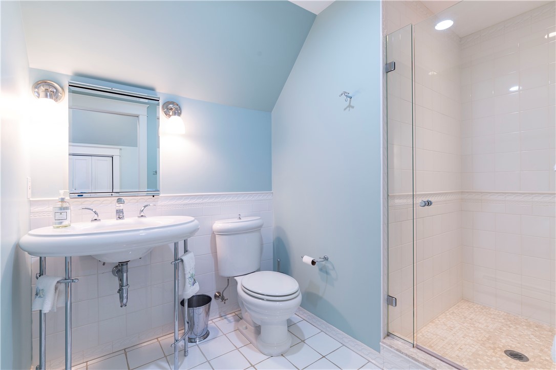 400 East Shore Road Jamestown, RI 02835 - Photo 38 of 49