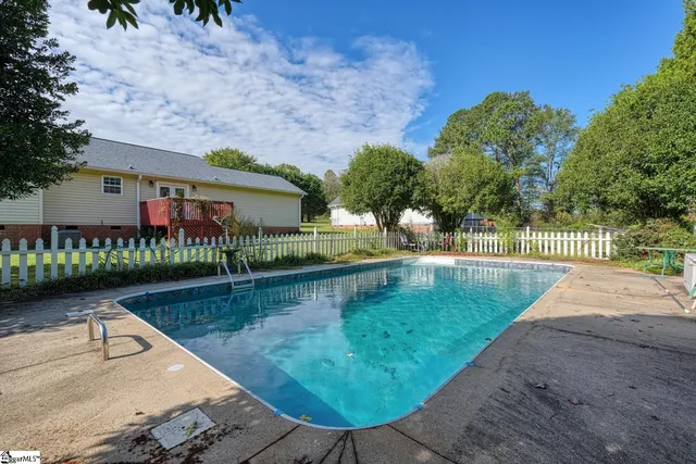 $289,900 | 307 Sally Brooke Lane, Inman, SC 29349