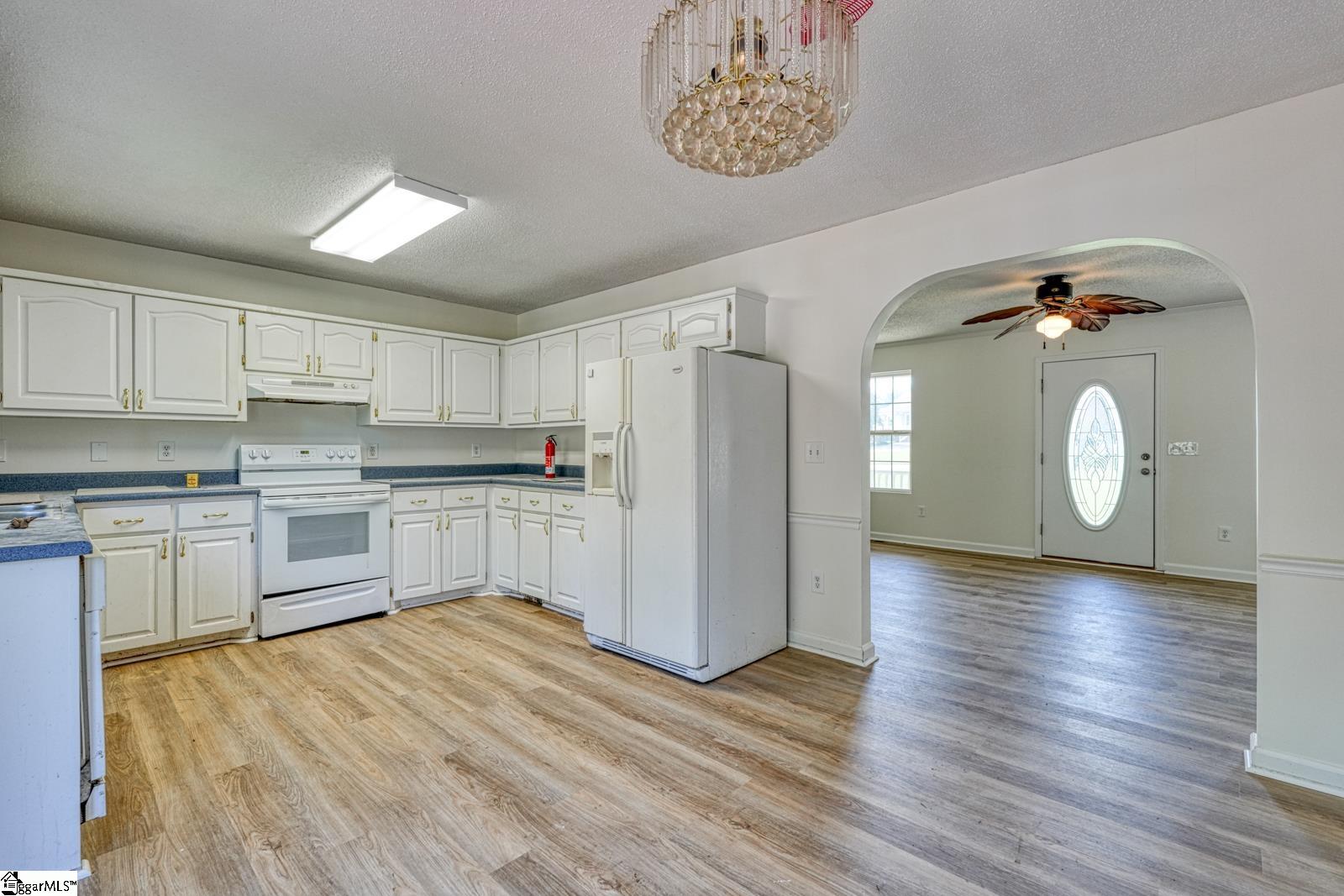 307 Sally Brooke Lane Inman, SC 29349 - Photo 8 of 35