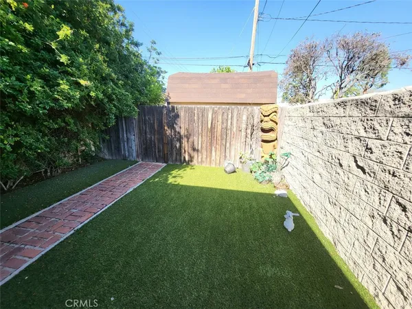 $1,150,000 | 532 North Reese Place, Burbank, CA 91506
