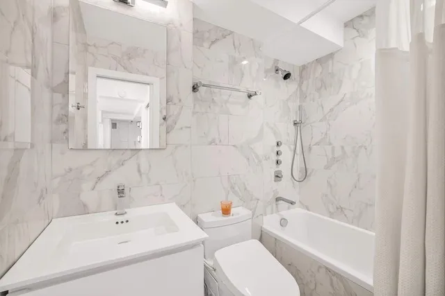 $1,295,000 | 175 West 13th Street, Unit 17E | West Village