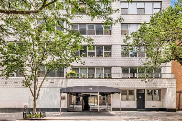 $1,295,000 | 175 West 13th Street, Unit 17E | West Village