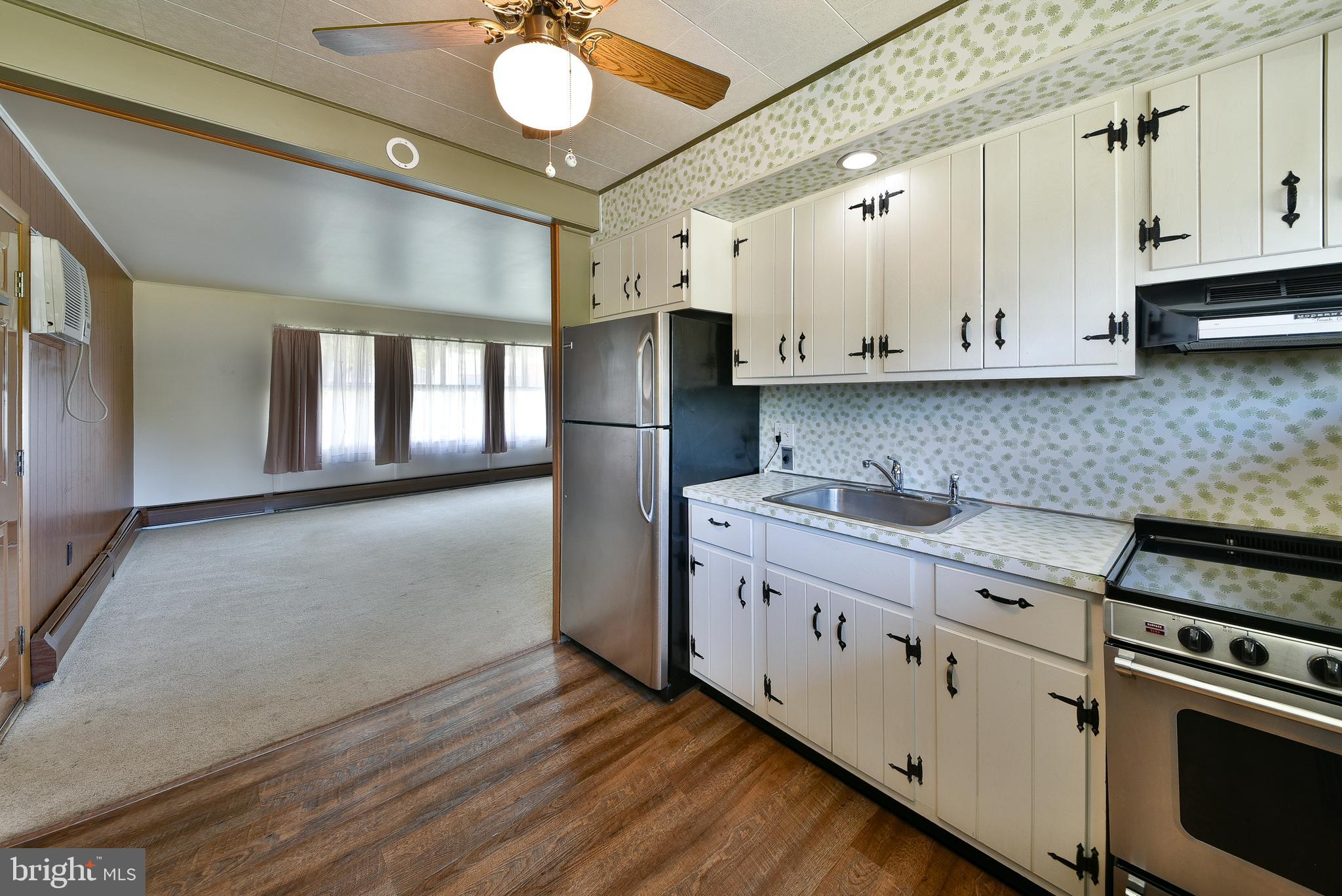 63 Ice Pond Road Levittown, PA 19057 - Photo 8 of 25 Kitchen