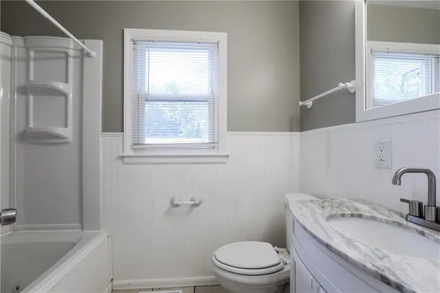 $1,745 | 1812 Northeast 54th Terrace, Kansas City, MO 64118