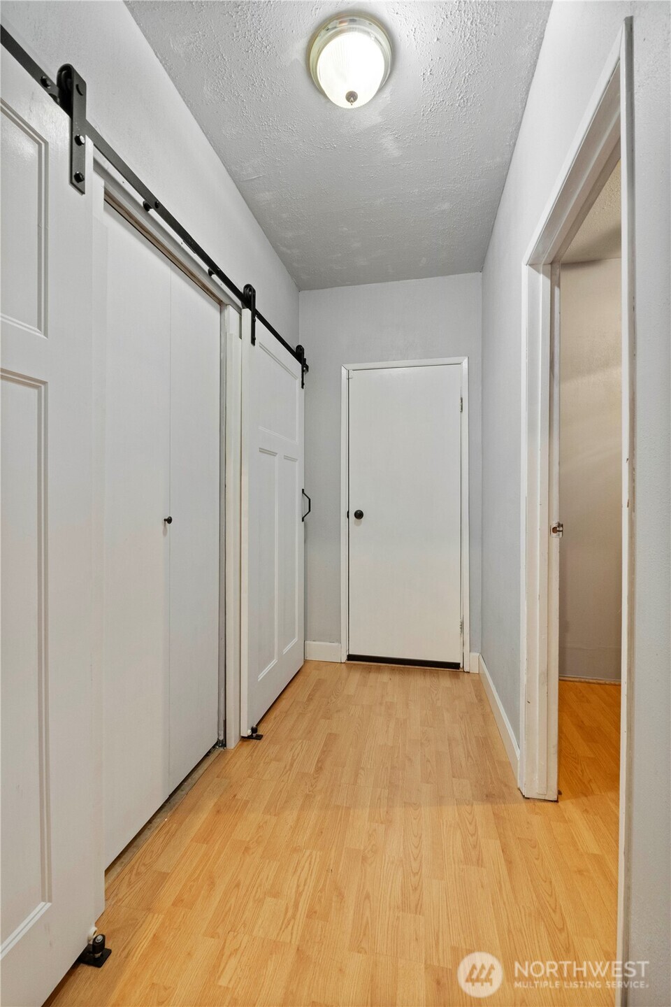 832 Torrey Street Southeast Olympia, WA 98513 - Photo 11 of 27 a view of a big room with an entryway