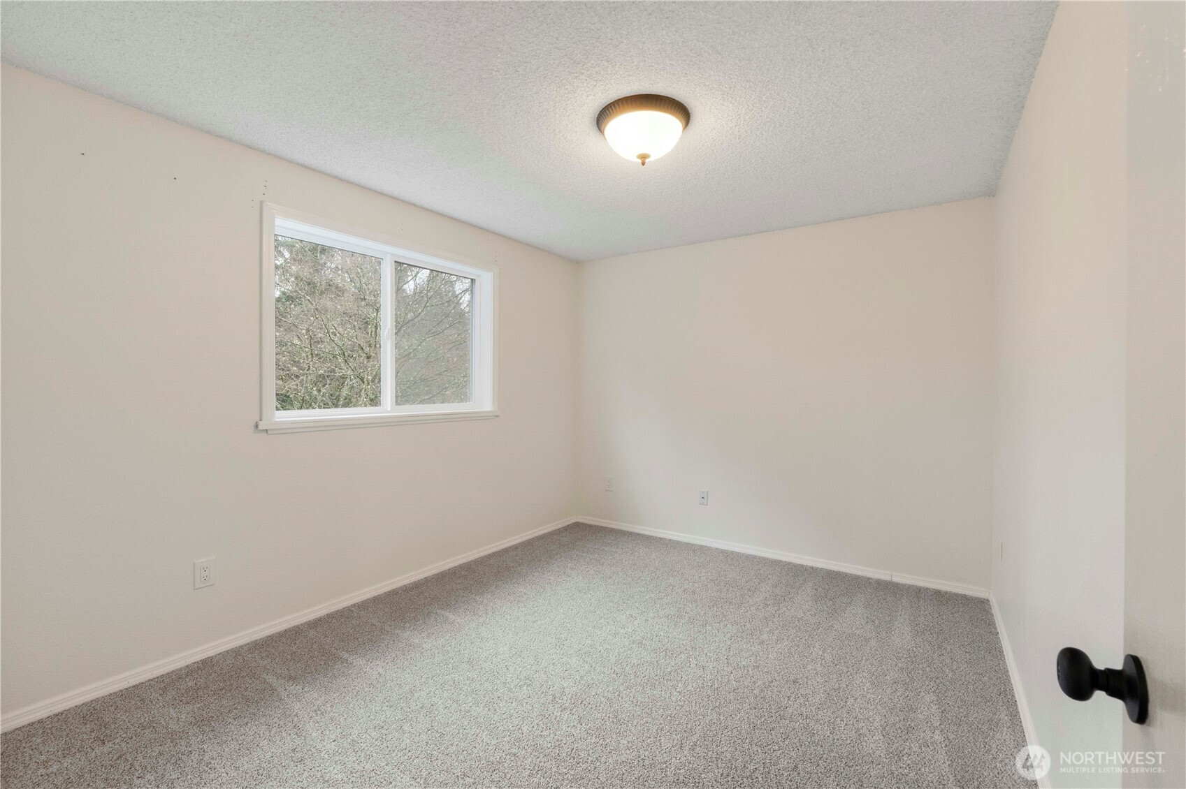 832 Torrey Street Southeast Olympia, WA 98513 - Photo 18 of 27 an empty room with a window