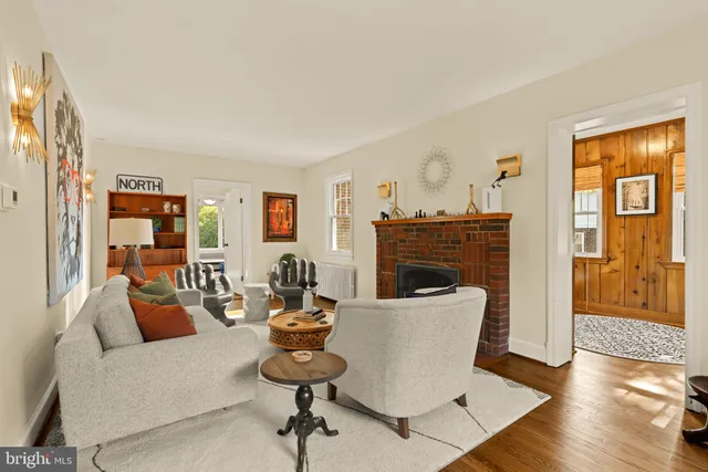 $4,200 | 6403 40th Avenue, Hyattsville, MD 20782