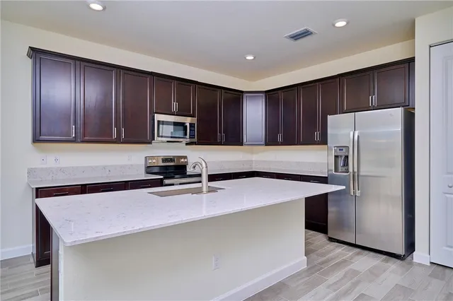 $2,900 | 5940 Manzanita Way, Vero Beach, FL 32967