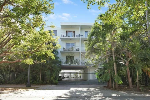 $500,000 | 201 Jefferson Avenue, Unit 2E, Miami Beach, FL 33139