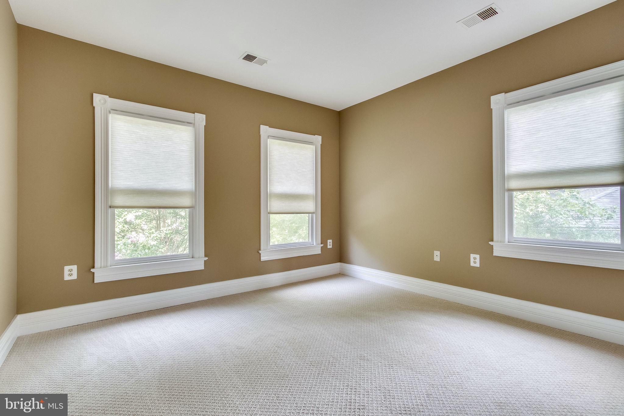 6570 Old Chesterbrook Road McLean, VA 22101 - Photo 37 of 69 2nd bedroom with ensuite full bathroom