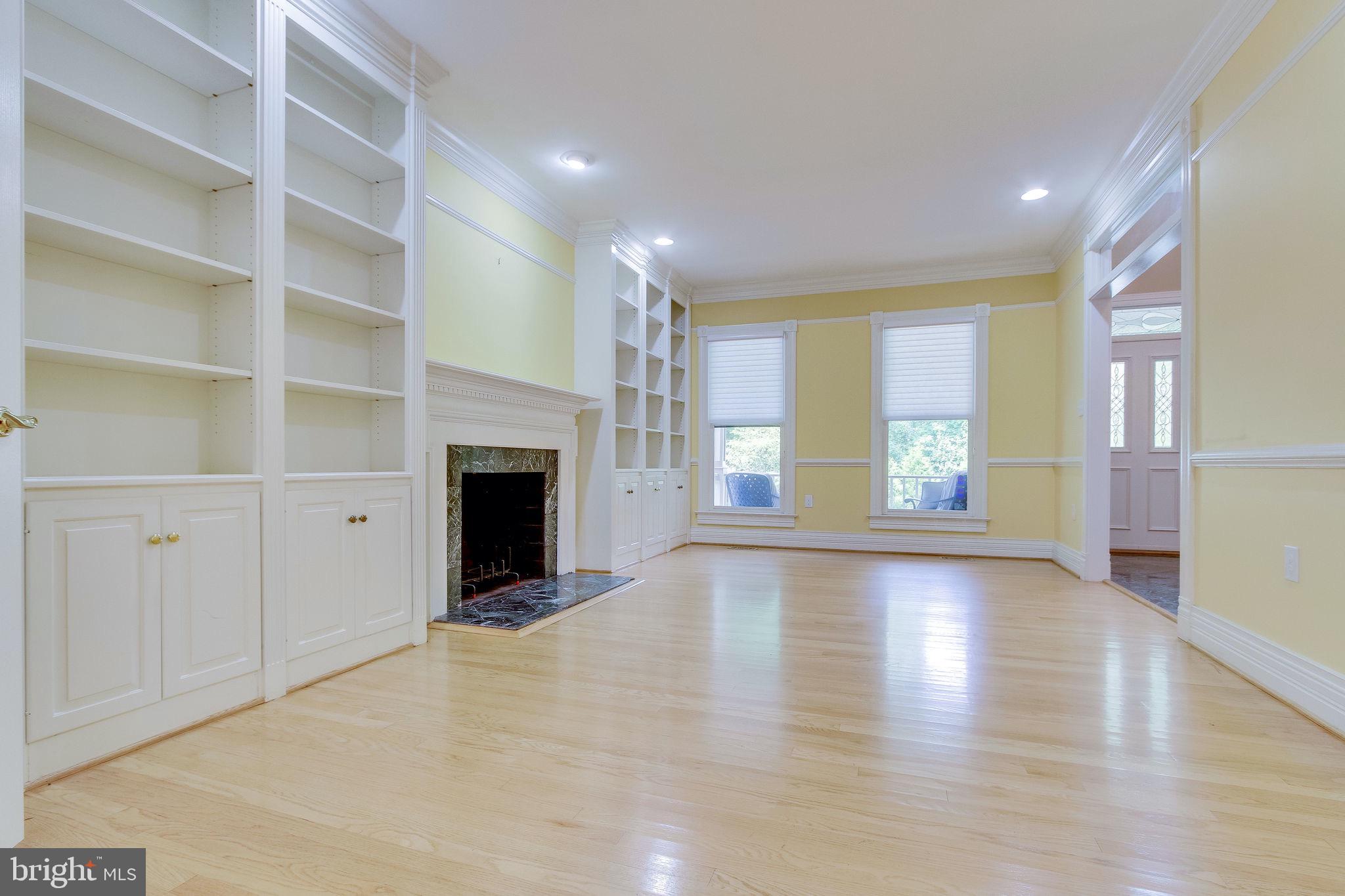 6570 Old Chesterbrook Road McLean, VA 22101 - Photo 8 of 69 Living room with ample space for entertaining