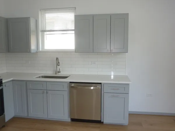 $1,900 | 9522 South 53rd Avenue, Unit 1S, Oak Lawn, IL 60453