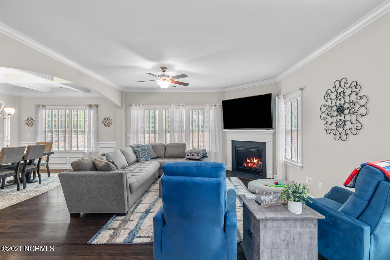 196 Collins Way Hampstead, NC 28443 - Photo 10 of 54 11
