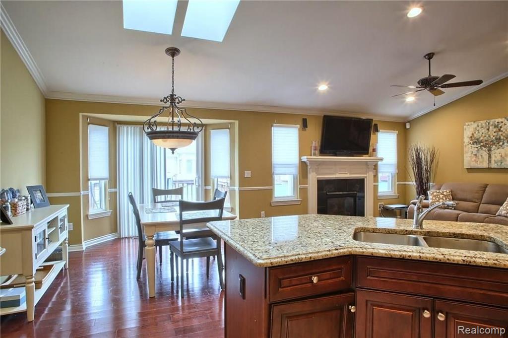 26019 Mariners Point New Baltimore, MI 48051 - Photo 6 of 21