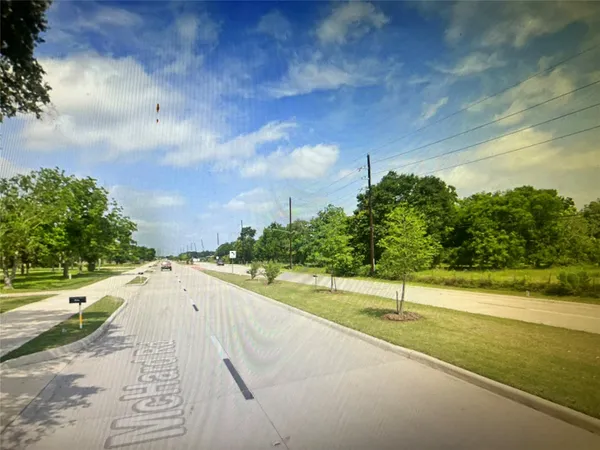 $1,150 | 8114 McHard Road, Pearland, TX 77581