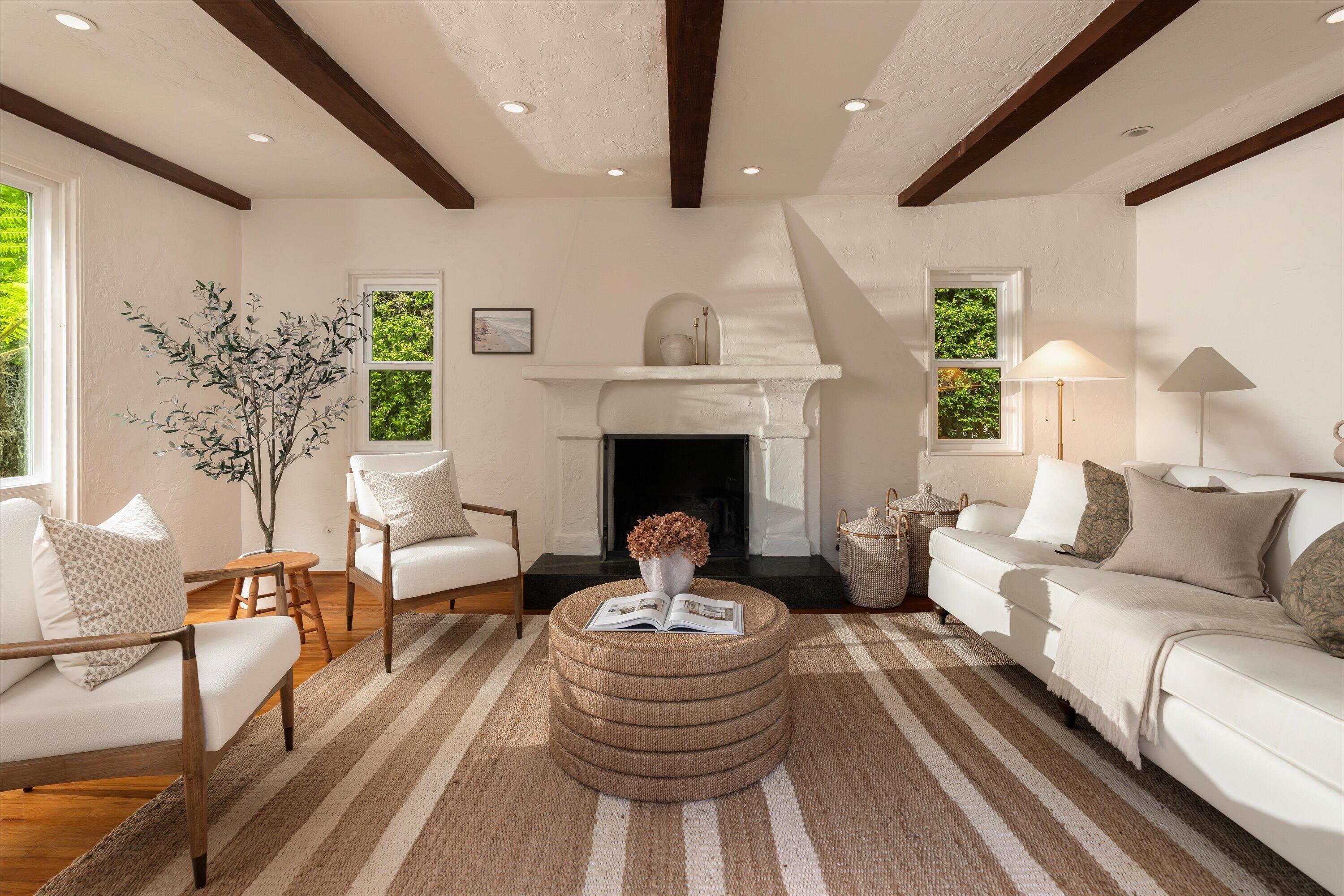 2322 Chapala Street Santa Barbara, CA 93105 - Photo 2 of 29 Living Room1_2322 Chapala