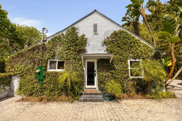 $1,850,000 | 2322 Chapala Street, Santa Barbara, CA 93105
