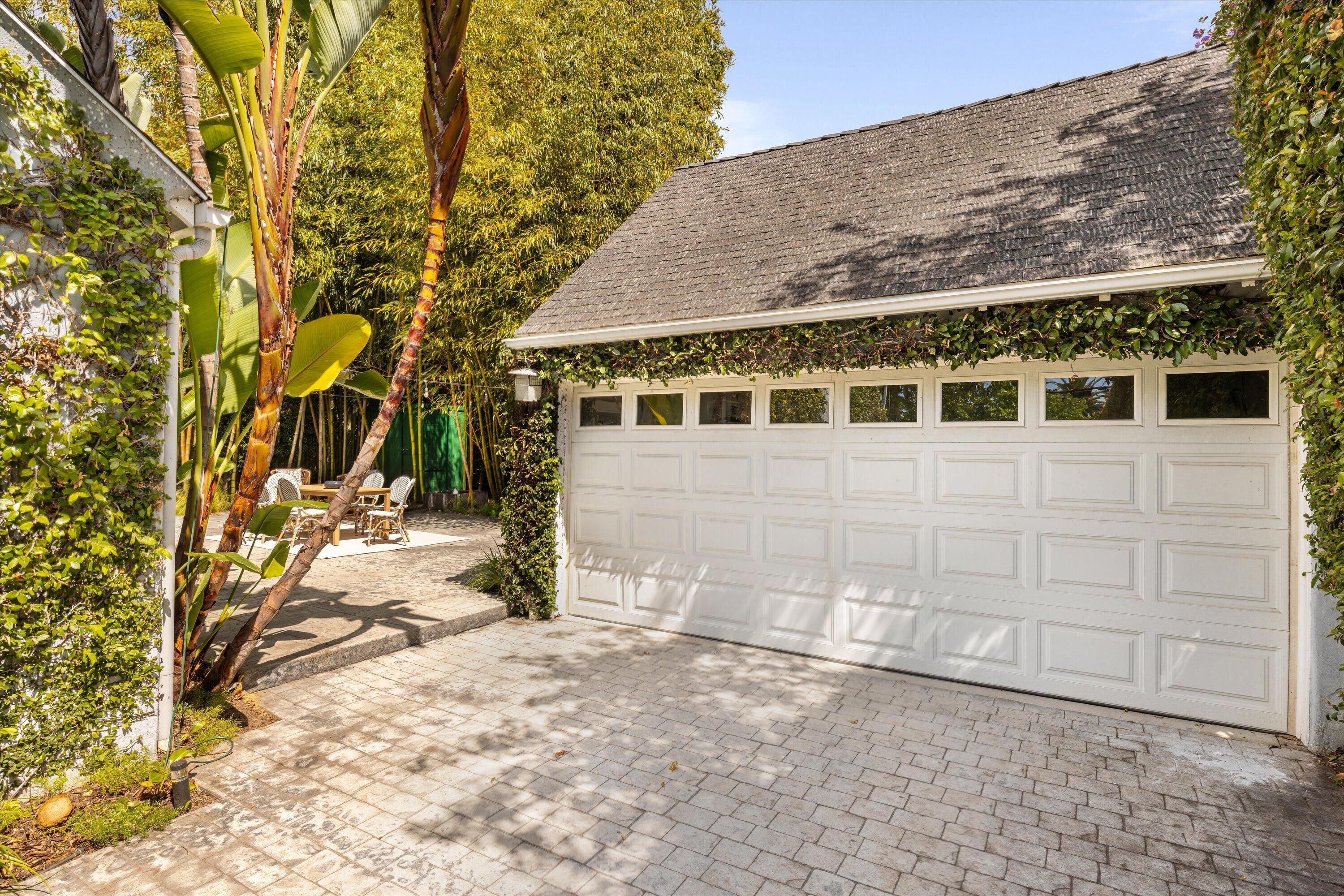 2322 Chapala Street Santa Barbara, CA 93105 - Photo 23 of 29 Garage_2322 Chapala